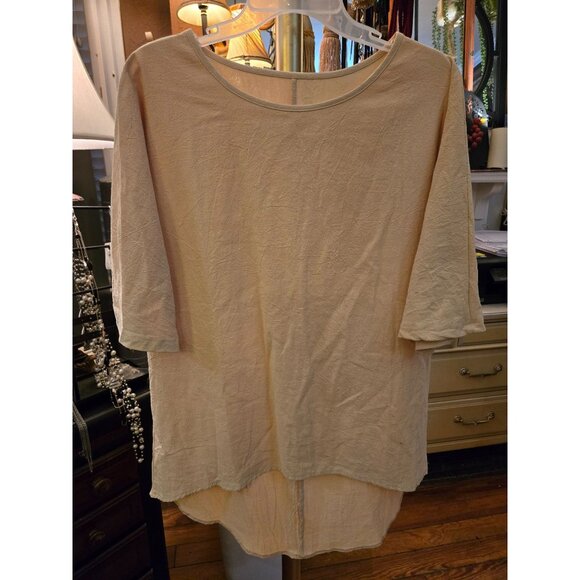 WT #1069 WOMENS LARGE MUSTARD COLOR PULLOVER TOP WITH UNIQUE HEMLINE - Picture 1 of 4